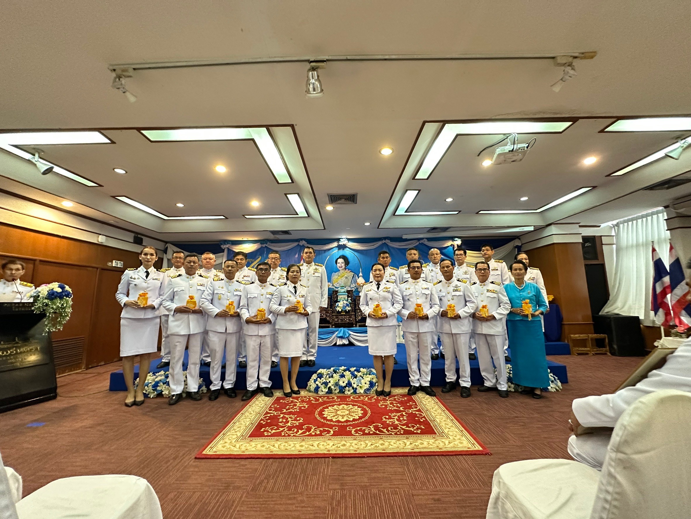 ?พช.เมืองแพร่ เข้าร่วมพิธีมอบเงินพระราชทานขวัญถุงกองทุนแม่ของแผ่นดิน ประจำปี 2567