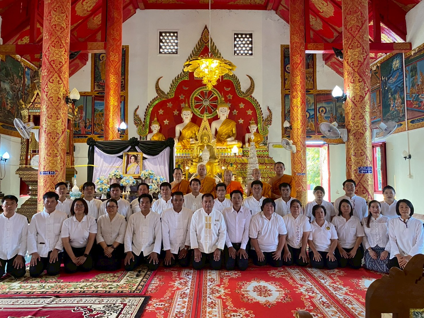 🙏🏻พช.เมืองแพร่ ร่วมพิธีสวดพระพุทธมนต์และเจริญจิตตภาวนา อุทิศถวายพระราชกุศลแด่สมเด็จพระนางเจ้าสิริกิติ์ พระบรมราชินีนาถ พระบรมราชชนนีพันปีหลวง 